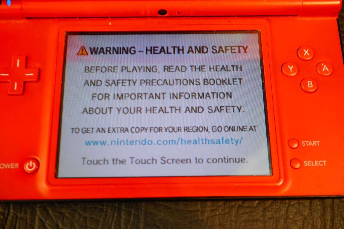 Nintendo DSI XL Red Handheld Console Super Mario Bros. 25th Anniversary Edition **Good Condition**