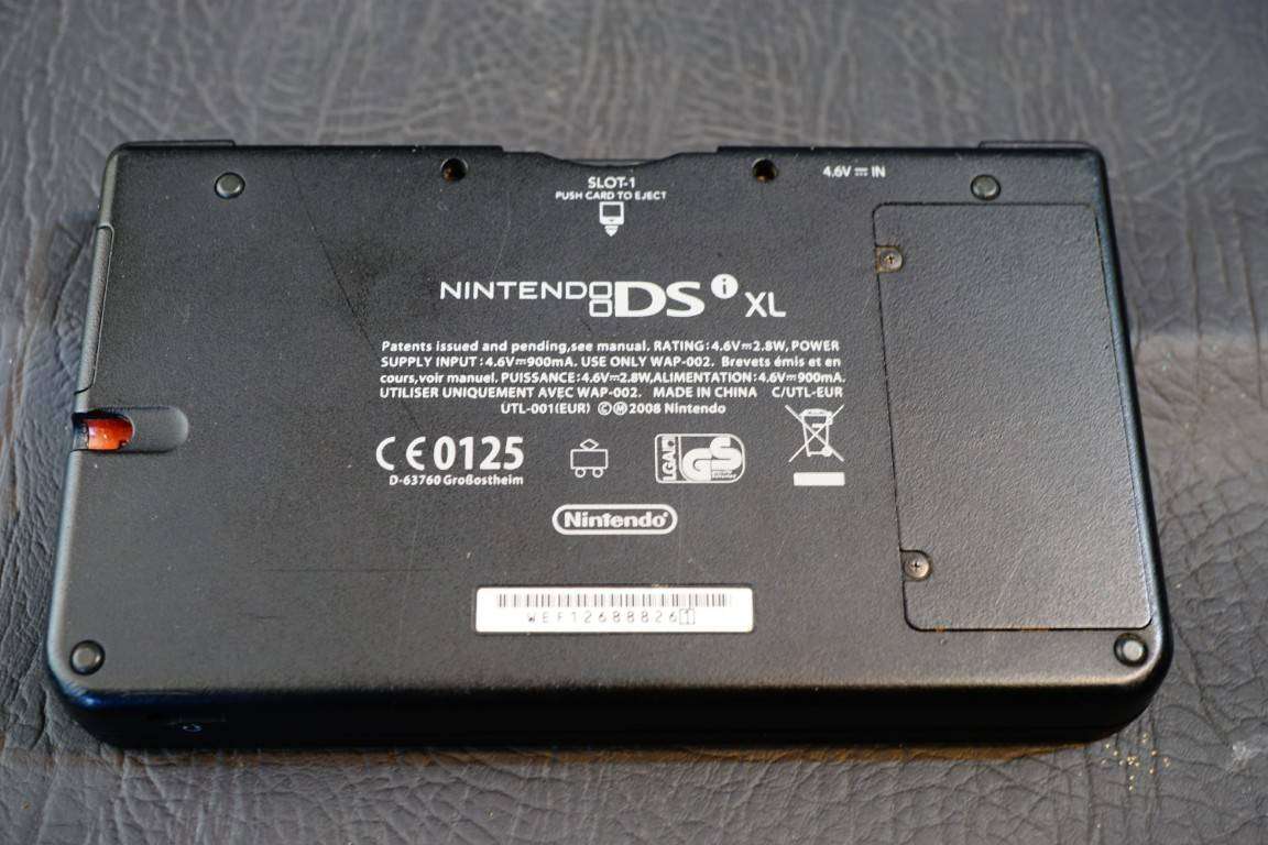 Nintendo DSI XL Red Handheld Console Super Mario Bros. 25th Anniversary Edition **Good Condition**