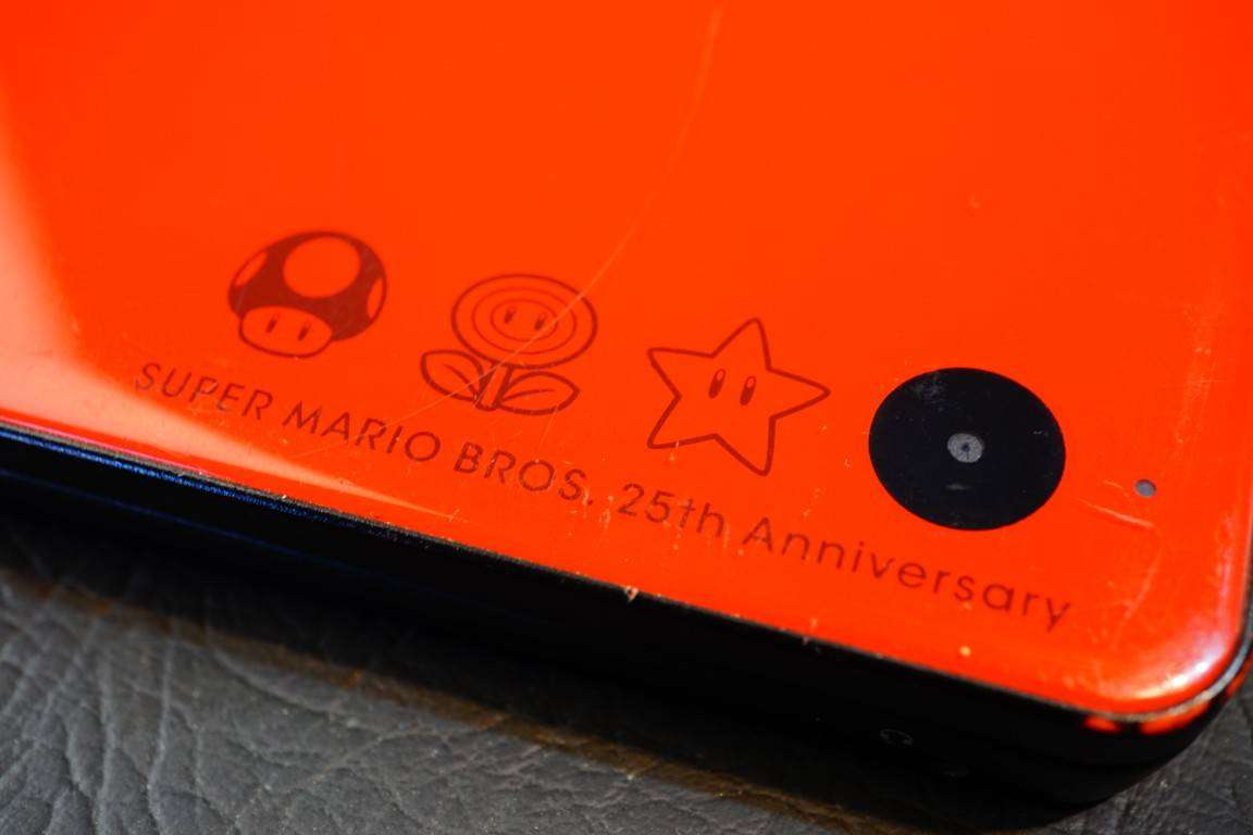 Nintendo DSI XL Red Handheld Console Super Mario Bros. 25th Anniversary Edition **Good Condition**