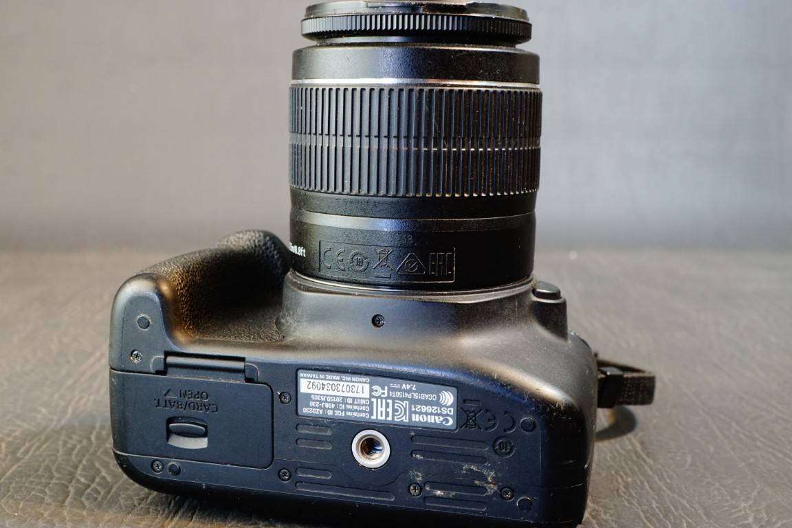 Canon EOS 1300D 18mp DSLR with a Canon 18-55mm lens **Great Condition**