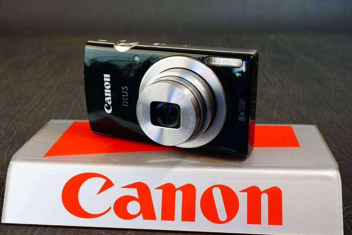 Canon IXUS 185 Compact Digital Camera 20MP 8X Optical Zoom **Good Condition**