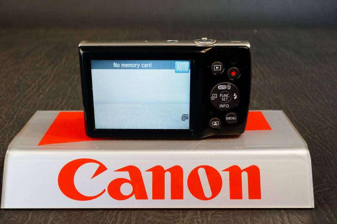 Canon IXUS 185 Compact Digital Camera 20MP 8X Optical Zoom **Good Condition**