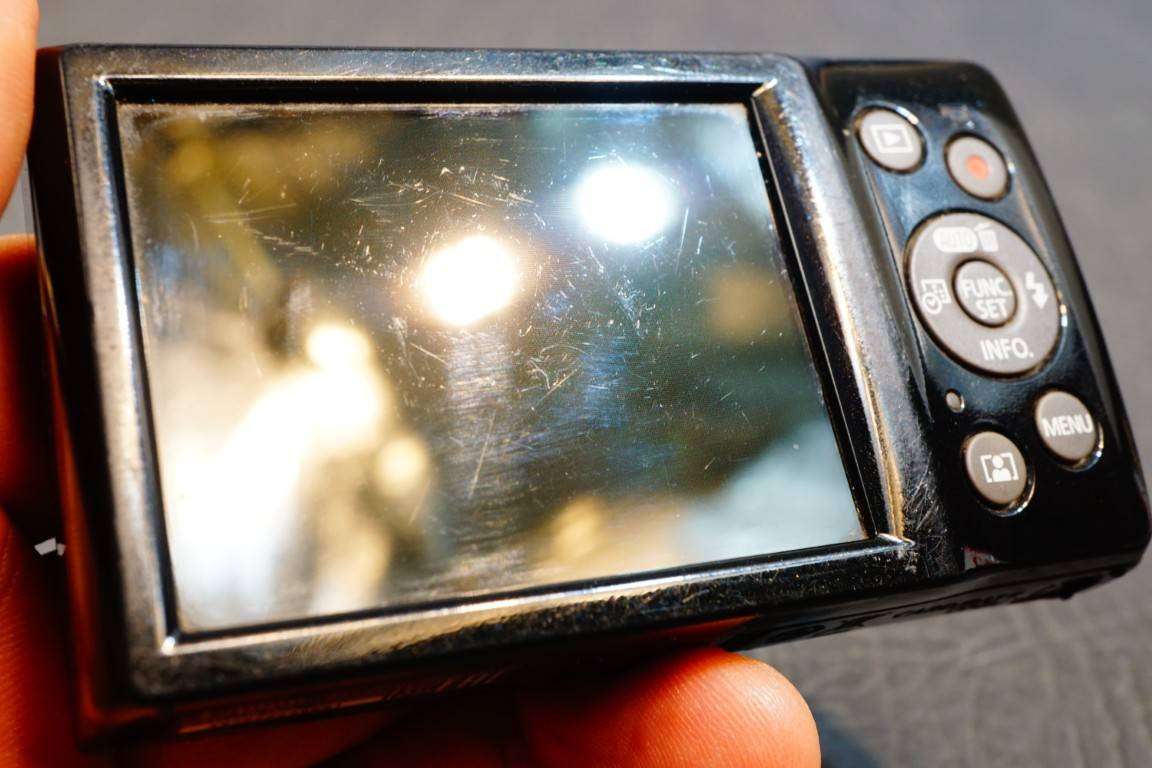 Canon IXUS 185 Compact Digital Camera 20MP 8X Optical Zoom **Good Condition**
