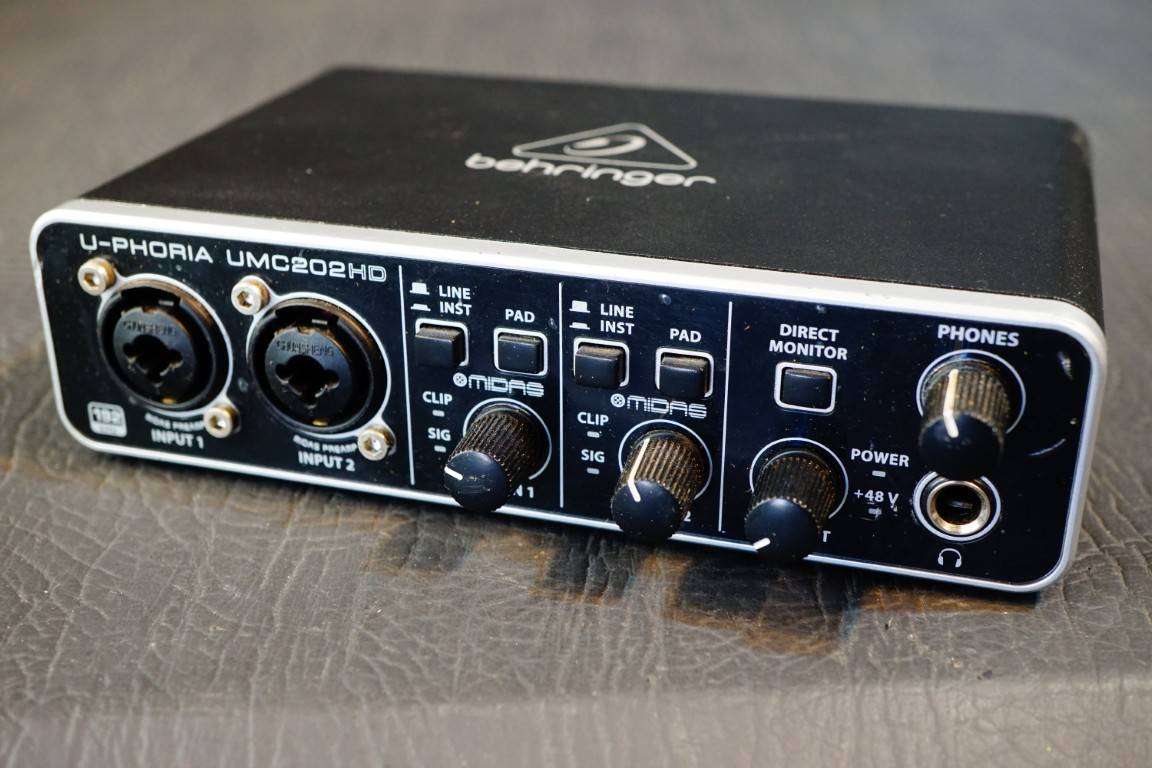 Behringer U-Phoria UMC202HD USB Audio Interface 2-Channel **Great Condition**