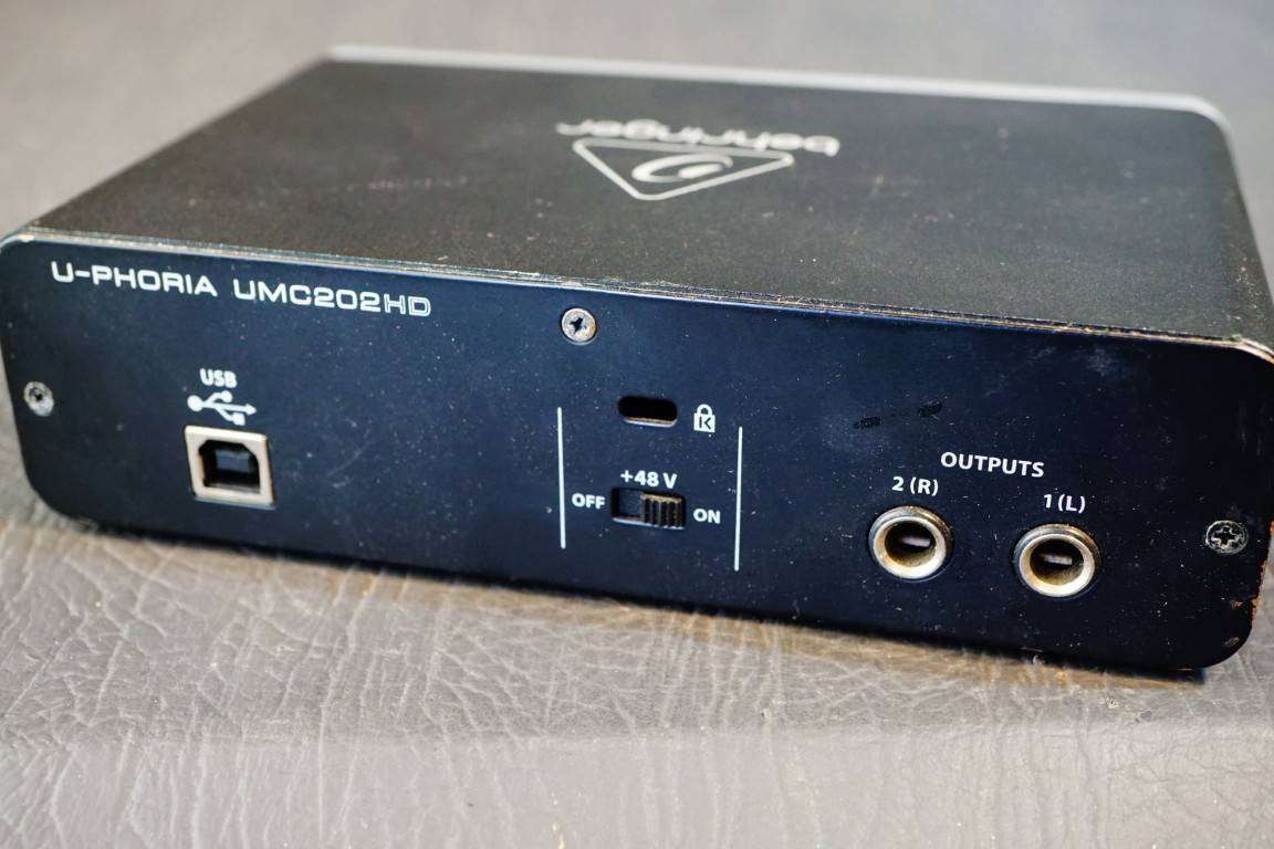 Behringer U-Phoria UMC202HD USB Audio Interface 2-Channel **Great Condition**