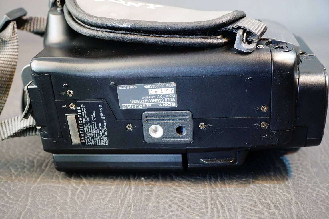 Sony Handycam DCR-TRV3E CCD Digital 8 Video Camera HANDYCAM Camcorder **Great Condition**