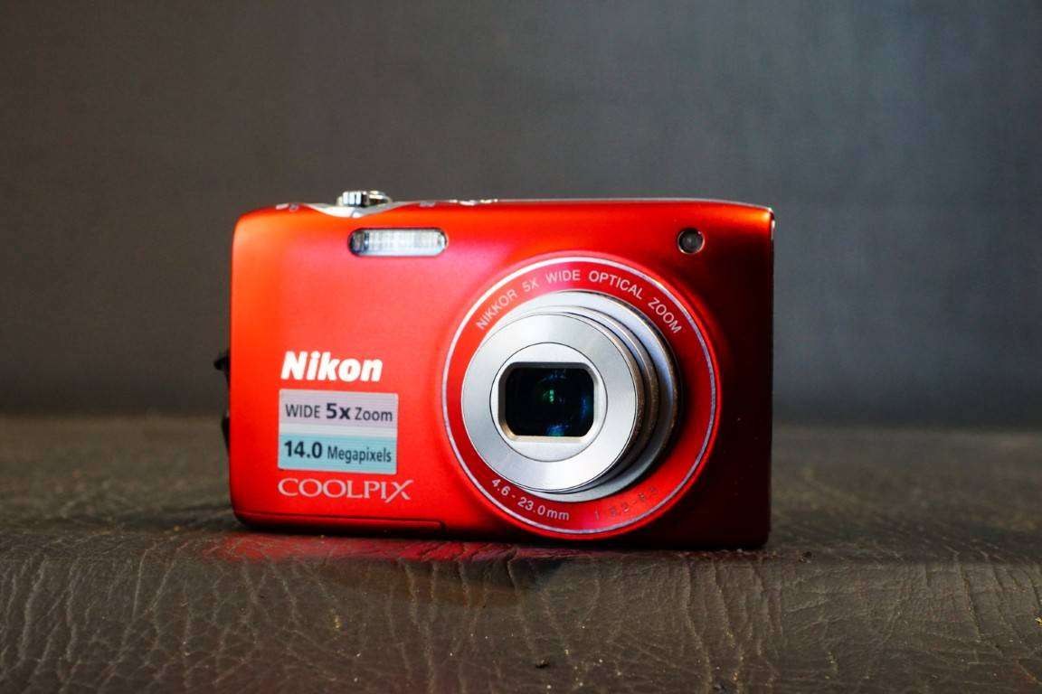 Nikon Coolpix S3100 14.0MP Red Compact Digital Camera with 5x Optical Zoom **Great Condition**