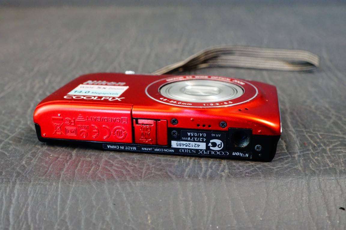 Nikon Coolpix S3100 14.0MP Red Compact Digital Camera with 5x Optical Zoom **Great Condition**