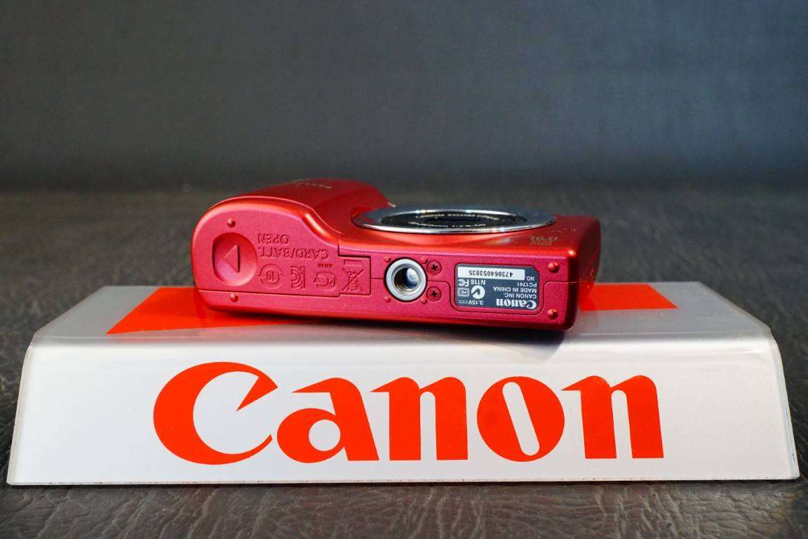 Canon Powershot A810 16MP Compact Digital Camera with 5x Zoom uses AA Batteries  **Great Condition**