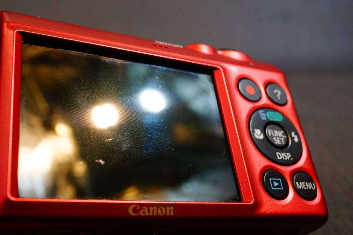 Canon Powershot A810 16MP Compact Digital Camera with 5x Zoom uses AA Batteries  **Great Condition**