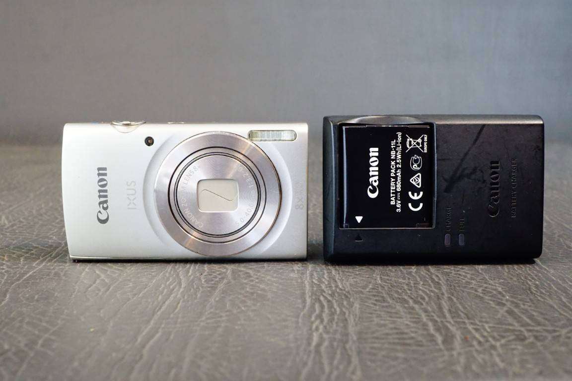 Canon IXUS 185 Compact Digital Camera 20MP 8X Optical Zoom  **Good Condition**