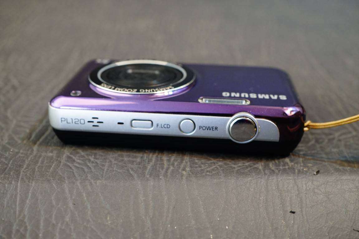 Samsung PL Series PL120 14.2MP Compact Digital Camera with Front Selfie Screen **Good Condition**