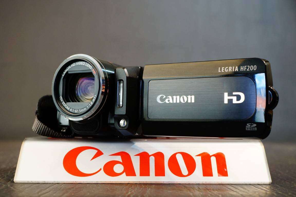 Camcorders - Canon VIXIA HF200 HD Camcorder 15x Optical 300x