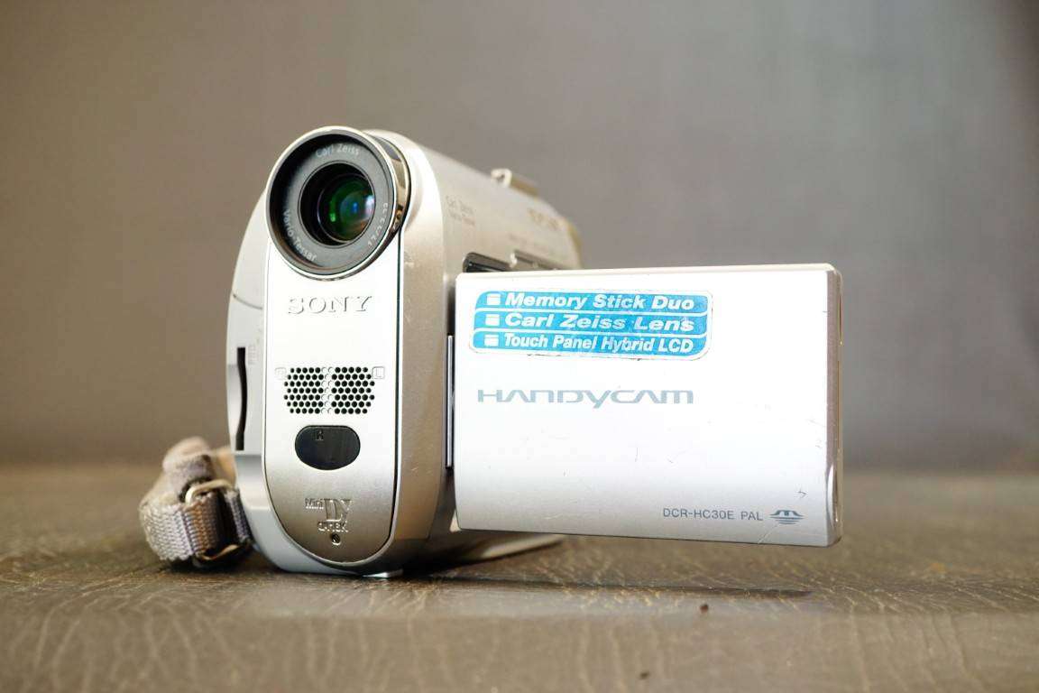 Sony Handycam Camcorder DCR-HC30E MiniDv Mini Dv Camera  **Great Condition**