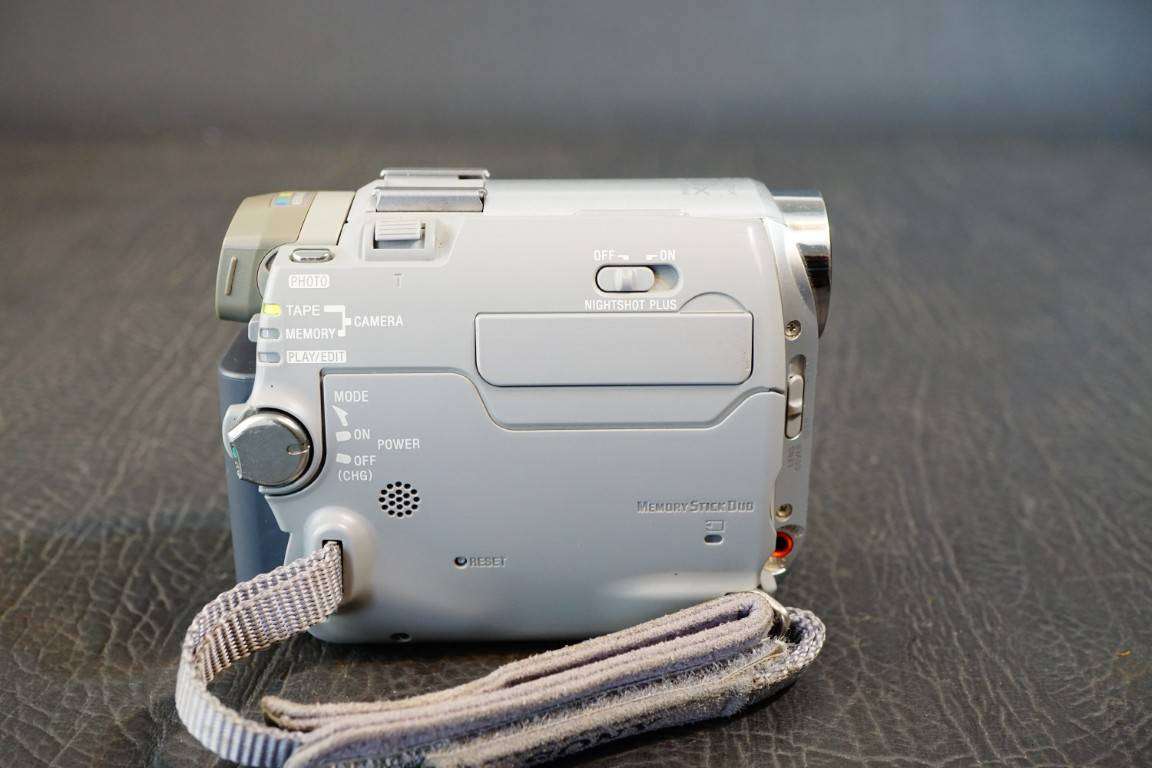 Sony Handycam Camcorder DCR-HC30E MiniDv Mini Dv Camera  **Great Condition**