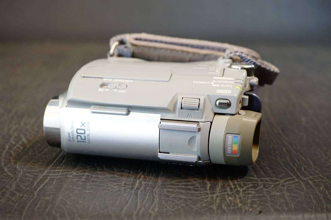 Sony Handycam Camcorder DCR-HC30E MiniDv Mini Dv Camera  **Great Condition**