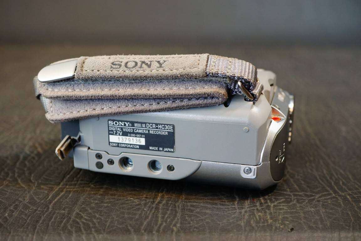 Sony Handycam Camcorder DCR-HC30E MiniDv Mini Dv Camera  **Great Condition**