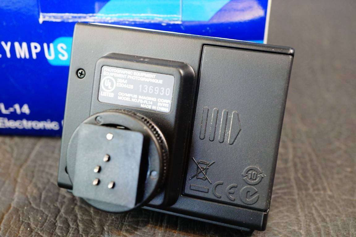 Olympus FL-14 Electronic Flash Shoe Mount TTL For Olympus Digital Cameras **Excellent Condition**