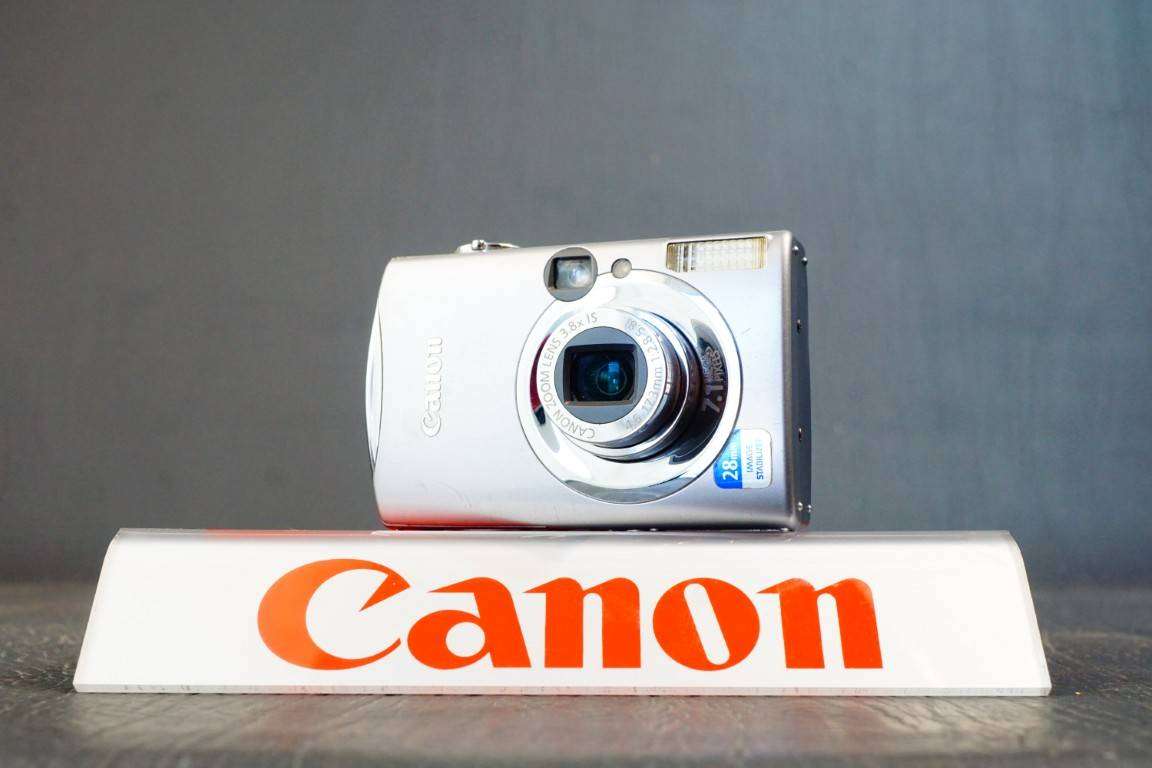 Canon PowerShot Digital ELPH SD800 IS / Digital IXUS 850 IS 7.1MP Digital Camera **Great Condition**