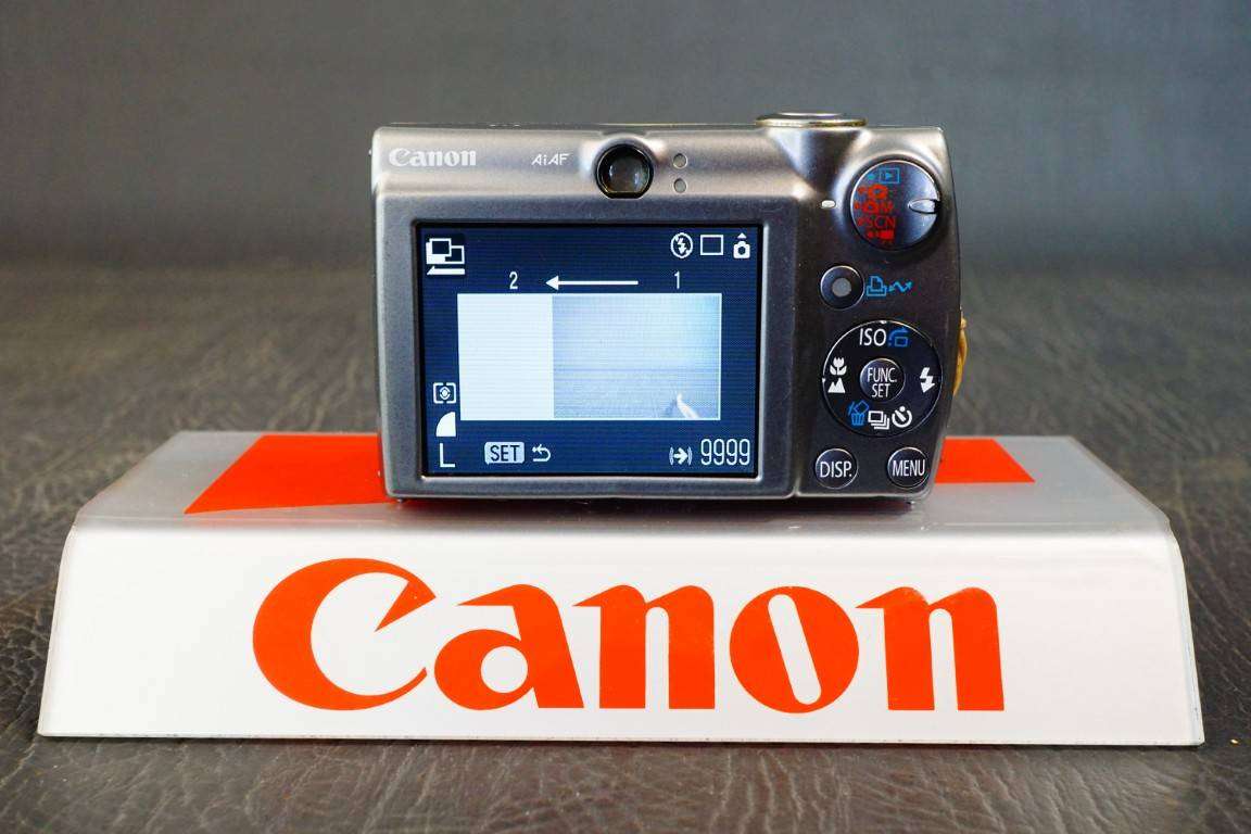 Canon PowerShot Digital ELPH SD800 IS / Digital IXUS 850 IS 7.1MP Digital Camera **Great Condition**