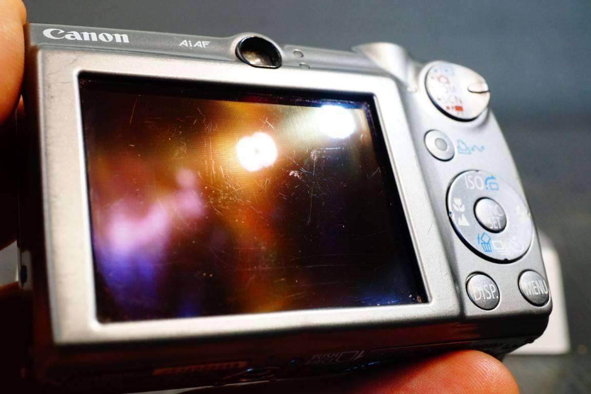 Canon PowerShot Digital ELPH SD800 IS / Digital IXUS 850 IS 7.1MP Digital Camera **Great Condition**