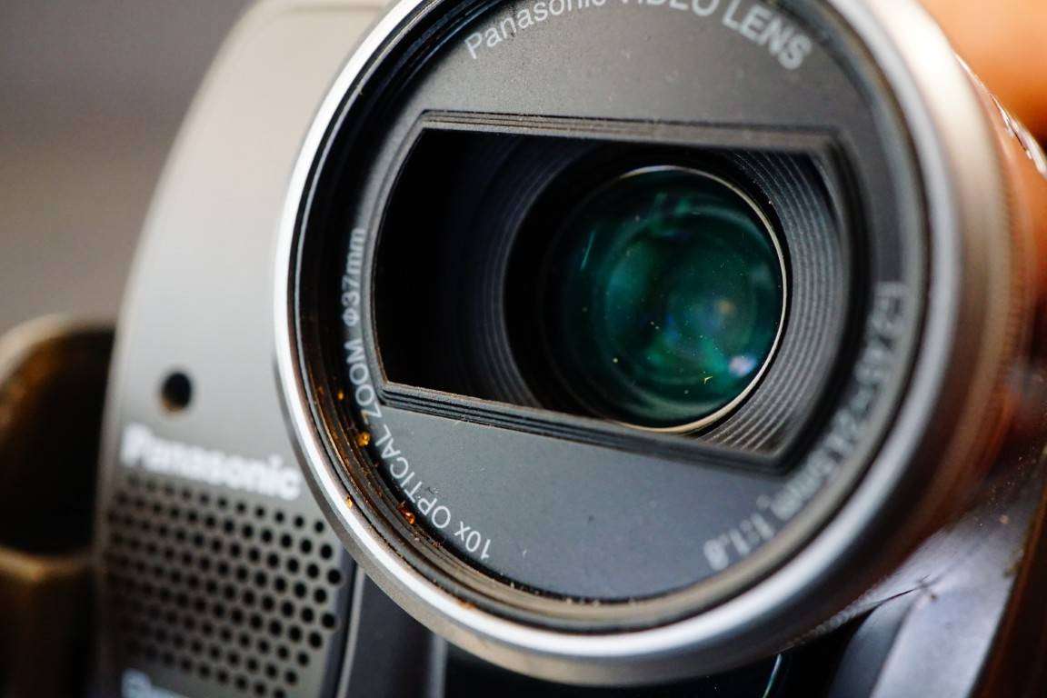 Panasonic NV-GS230 MiniDV Video Camcorder 3CCD 2.3MP 10x Optical Zoom  **Great Condition**