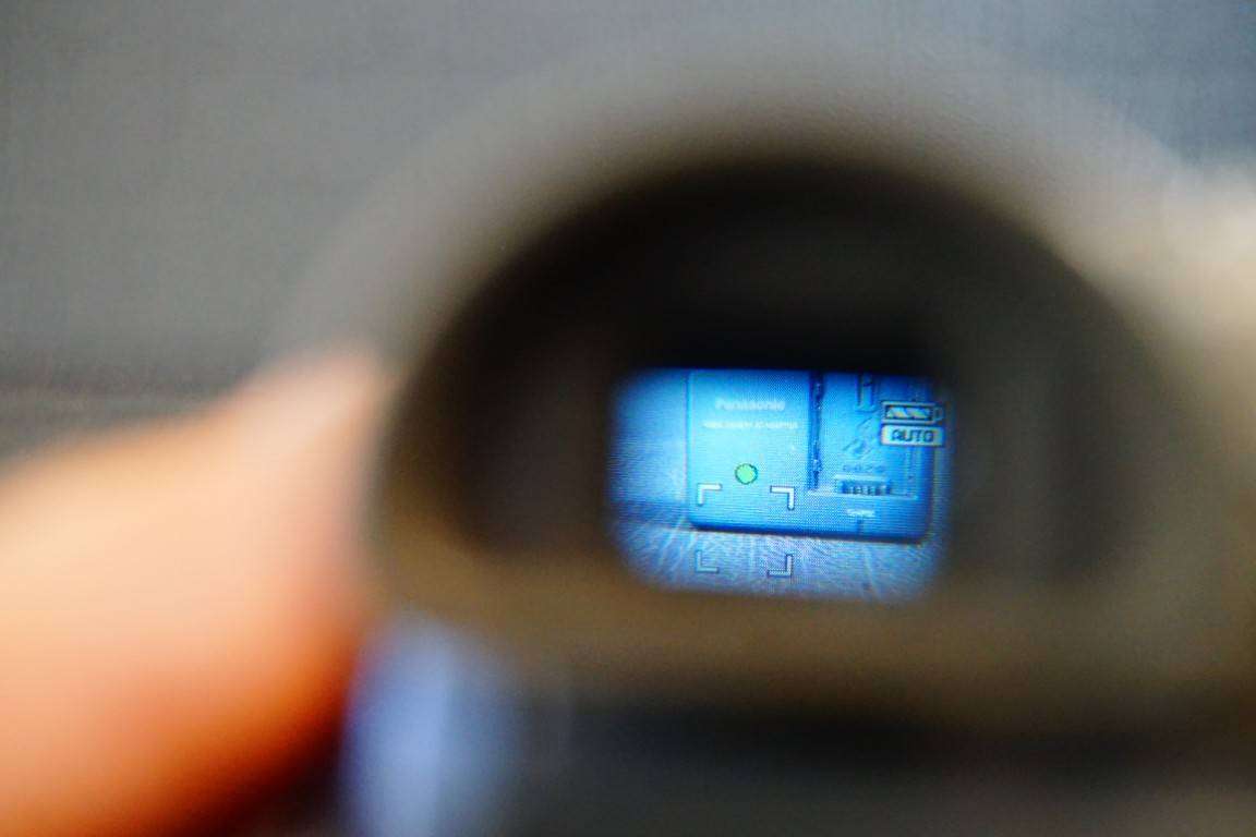 Panasonic NV-GS230 MiniDV Video Camcorder 3CCD 2.3MP 10x Optical Zoom  **Great Condition**