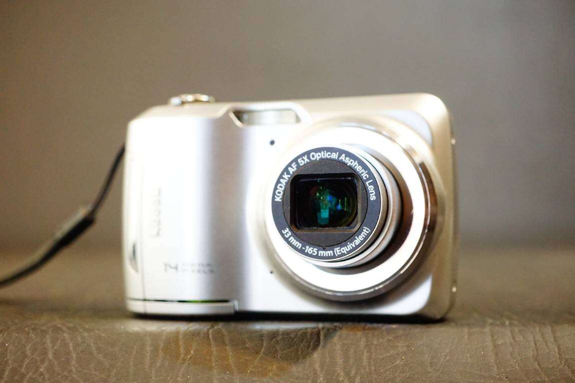 Kodak EasyShare C195 14MP 5x Optical Zoom Compact Digital Camera uses AA batteries **Good Condition*