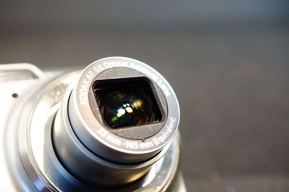 Kodak EasyShare C195 14MP 5x Optical Zoom Compact Digital Camera uses AA batteries **Good Condition*