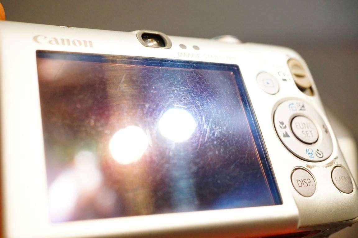 Canon PowerShot SD1200 IS/IXUS 95 IS 10.0MP Compact Digital Camera 5x Optical Zoom **Good Condition*