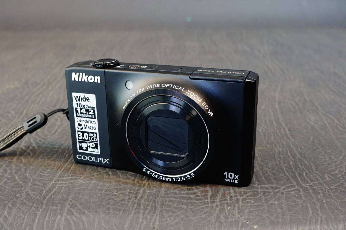 Nikon COOLPIX S8000 14.20MP 10x Optical Zoom Compact Digital Camera **Great Condition**