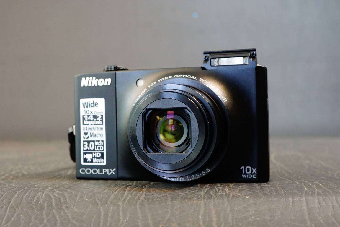 Nikon COOLPIX S8000 14.20MP 10x Optical Zoom Compact Digital Camera **Great Condition**