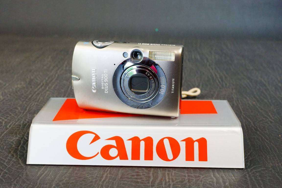 *Titanium Body* Canon Ixus 900 Ti 10MP Digital Compact Camera 3.8x IS Zoom + Original Packaging