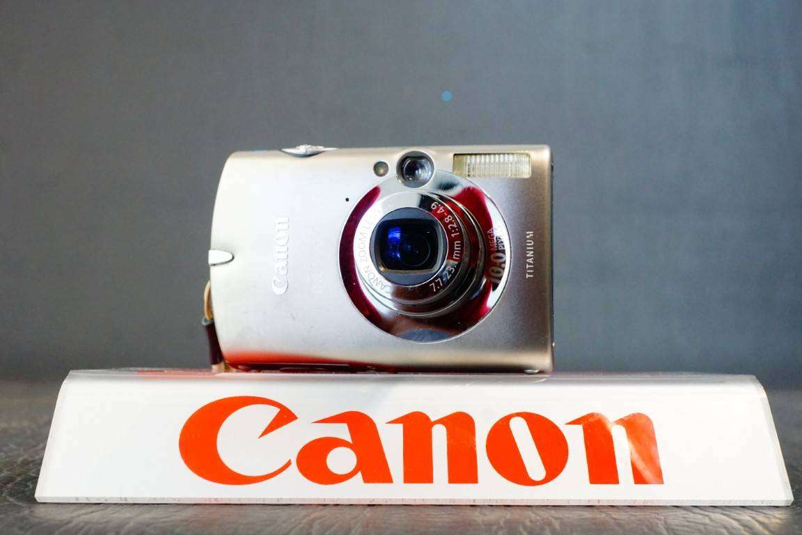*Titanium Body* Canon Ixus 900 Ti 10MP Digital Compact Camera 3.8x IS Zoom + Original Packaging