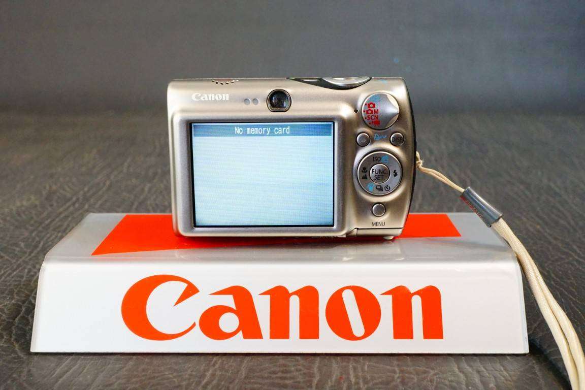 *Titanium Body* Canon Ixus 900 Ti 10MP Digital Compact Camera 3.8x IS Zoom + Original Packaging