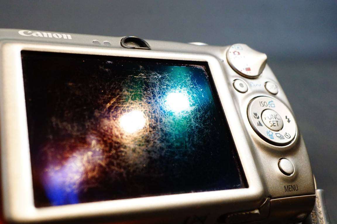 *Titanium Body* Canon Ixus 900 Ti 10MP Digital Compact Camera 3.8x IS Zoom + Original Packaging
