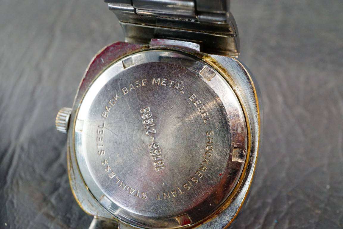 Vintage BULER DIGITAL Jump Hour Watch - 1970s - Swiss - WORKING **Cracked Front Glass**