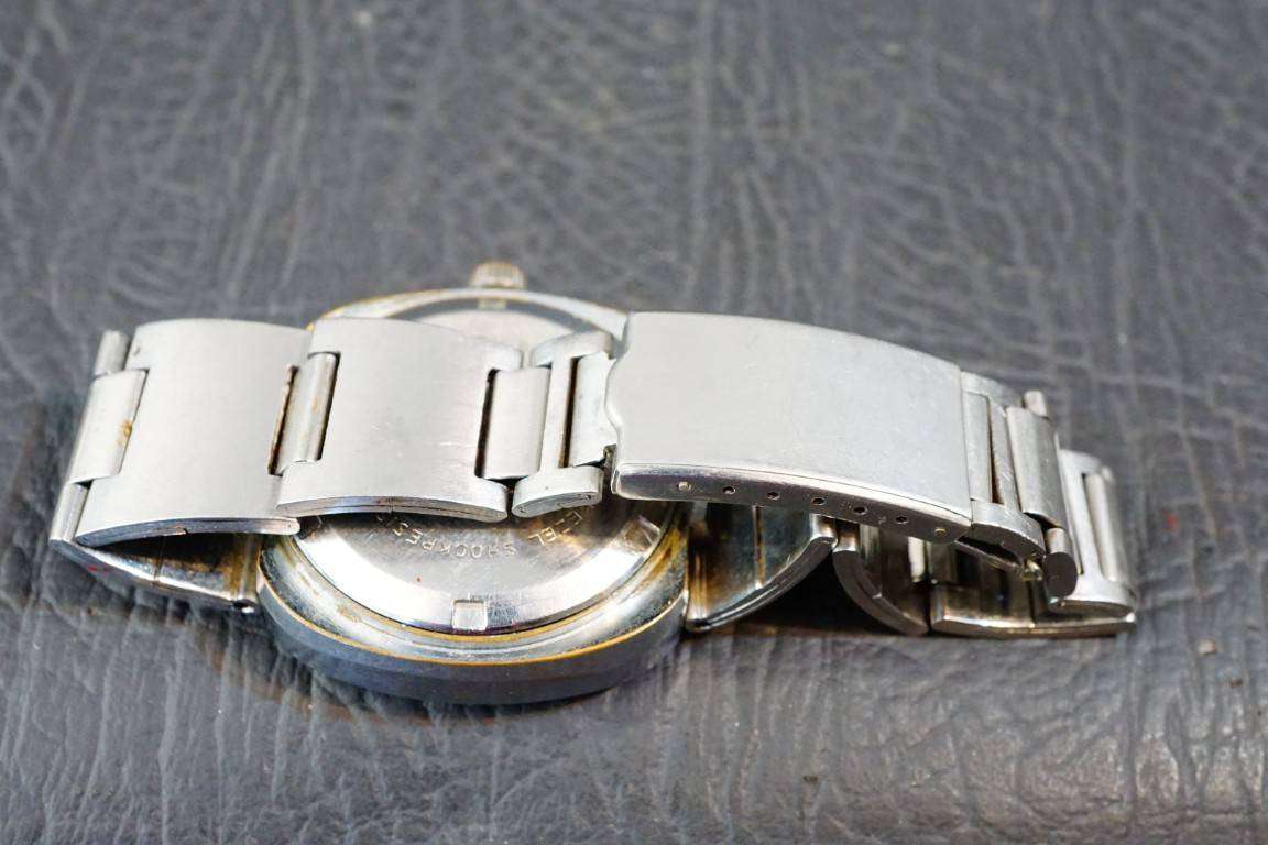 Vintage BULER DIGITAL Jump Hour Watch - 1970s - Swiss - WORKING **Cracked Front Glass**