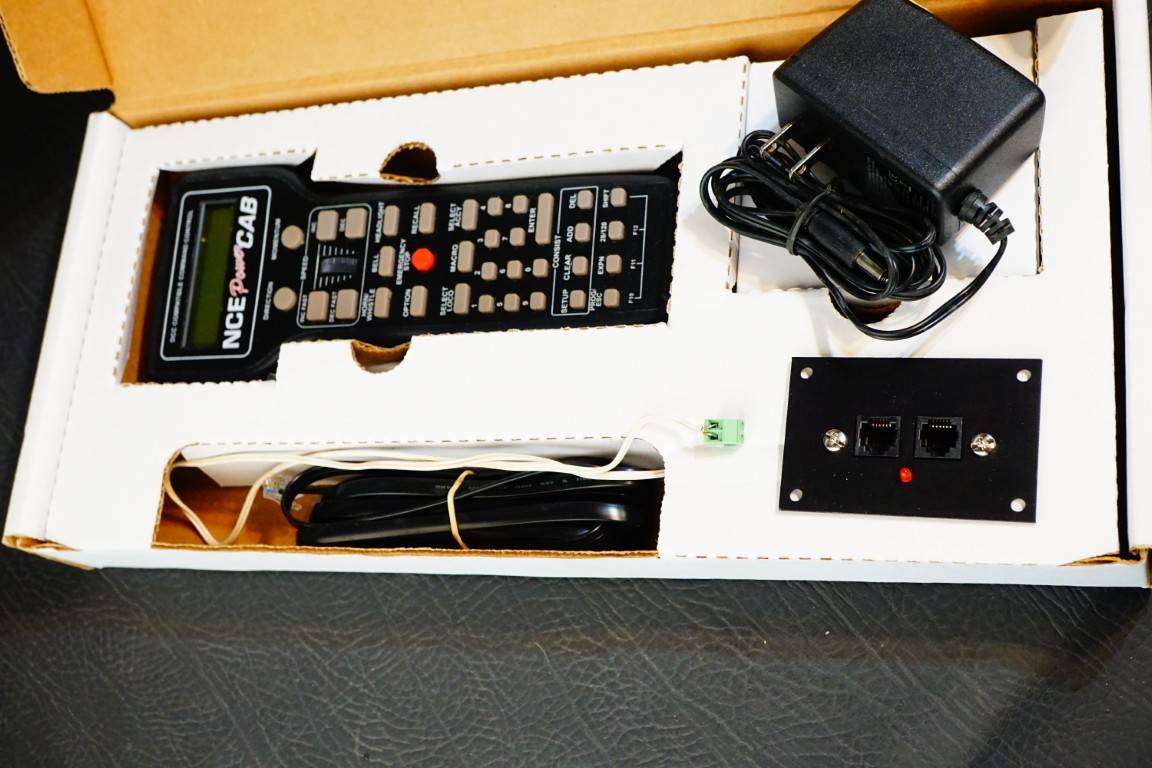 NCE 0025 Power Cab Complete DCC Starter System Set w Power Supply 524-0025 **Excellent Condition**