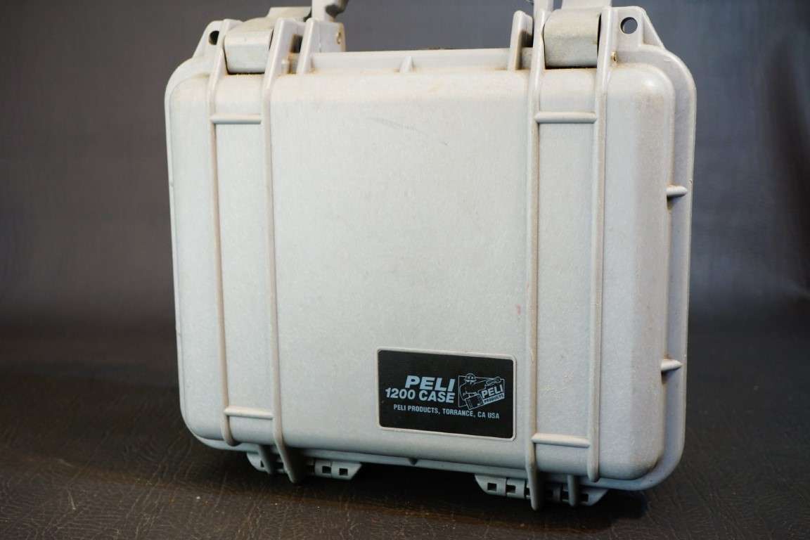 Pelican Peli 1200 Waterproof Plastic Equipment case, 124 x 270 x 246mm **Great Condition**