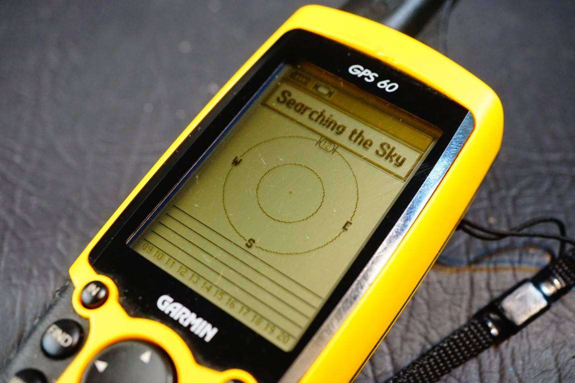 Yellow Garmin GPS 60 Handheld Hiking Navigator **Great Condition**