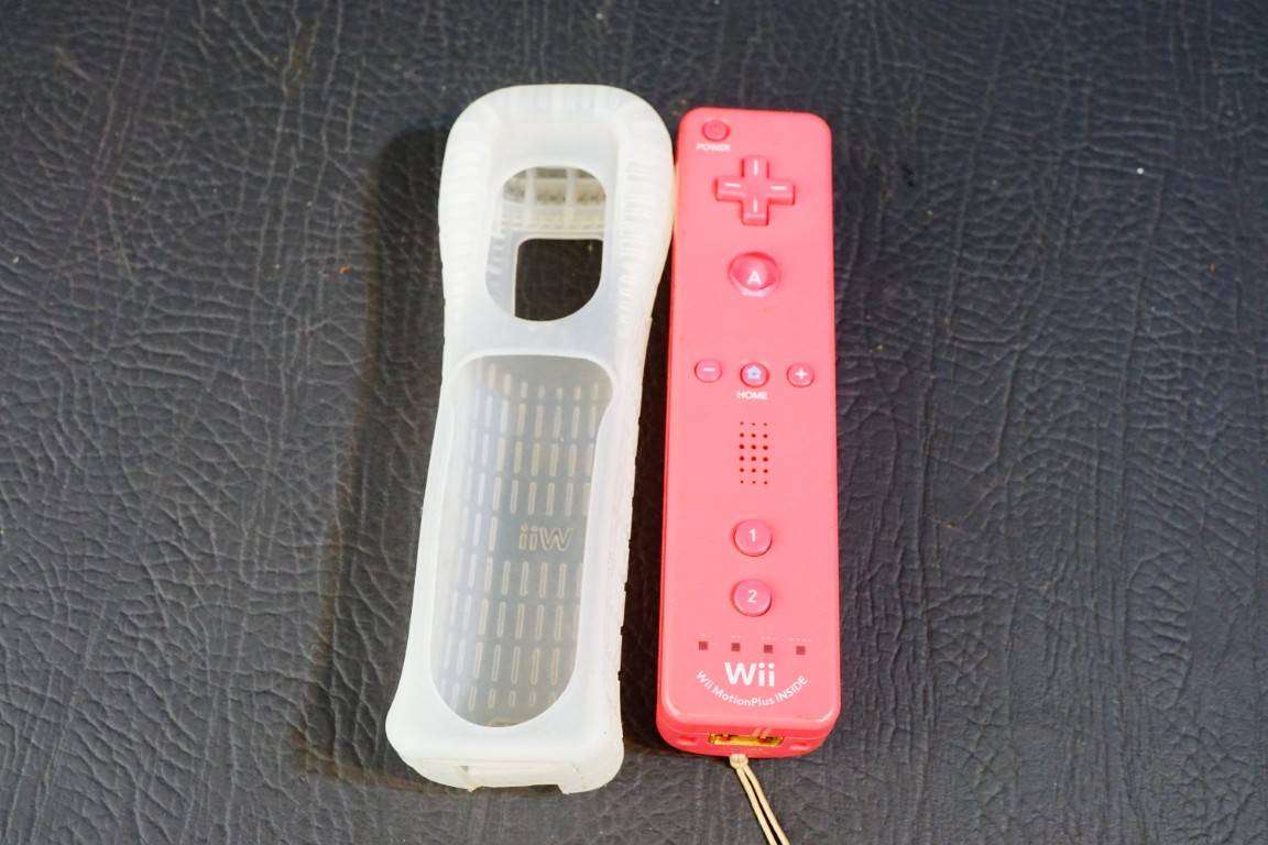 Nintendo Wii RVL-036 Motion Plus Pink Remote Controller OEM Original Tested **Great Condition**