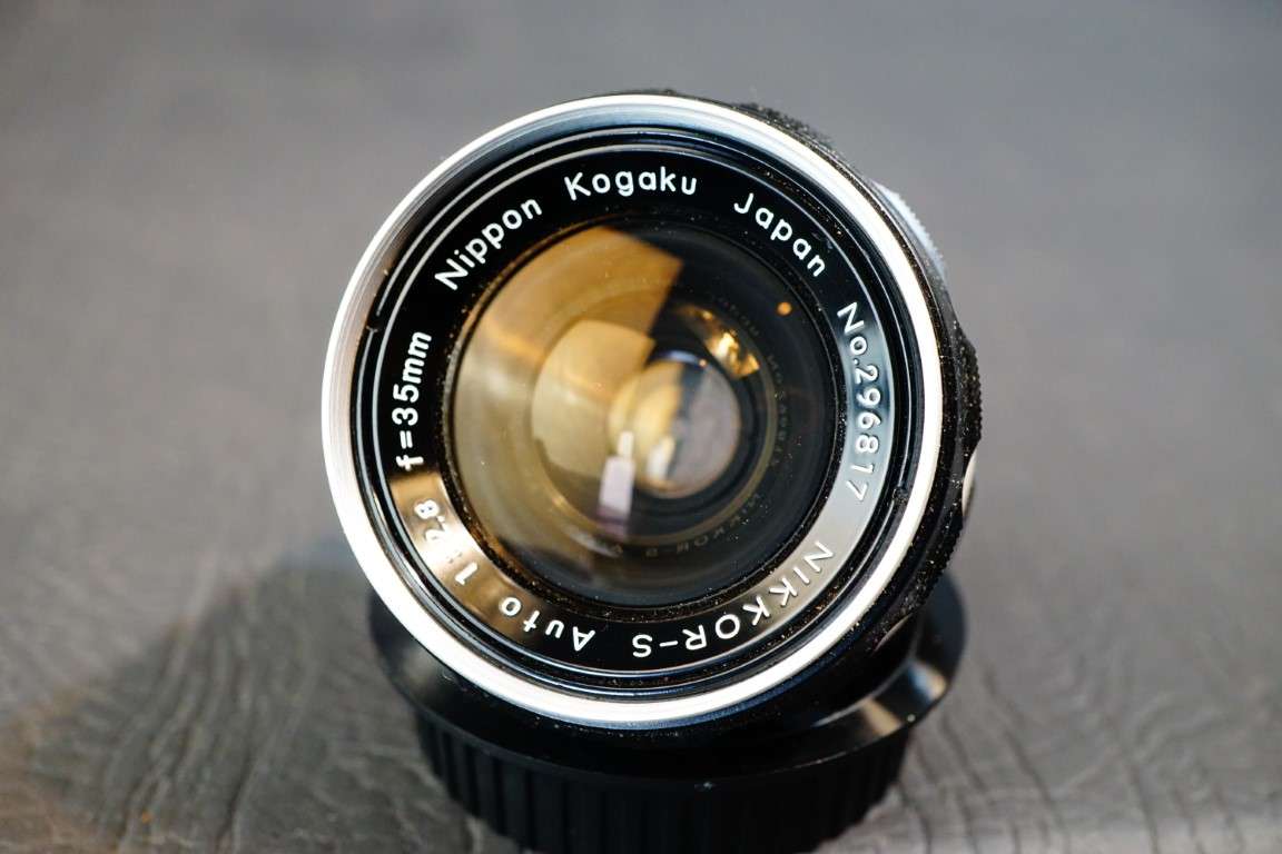 Nikon Nikkor-S Auto 35mm F2.8 Lens in Nikon F Mount   **Excellent Condition**