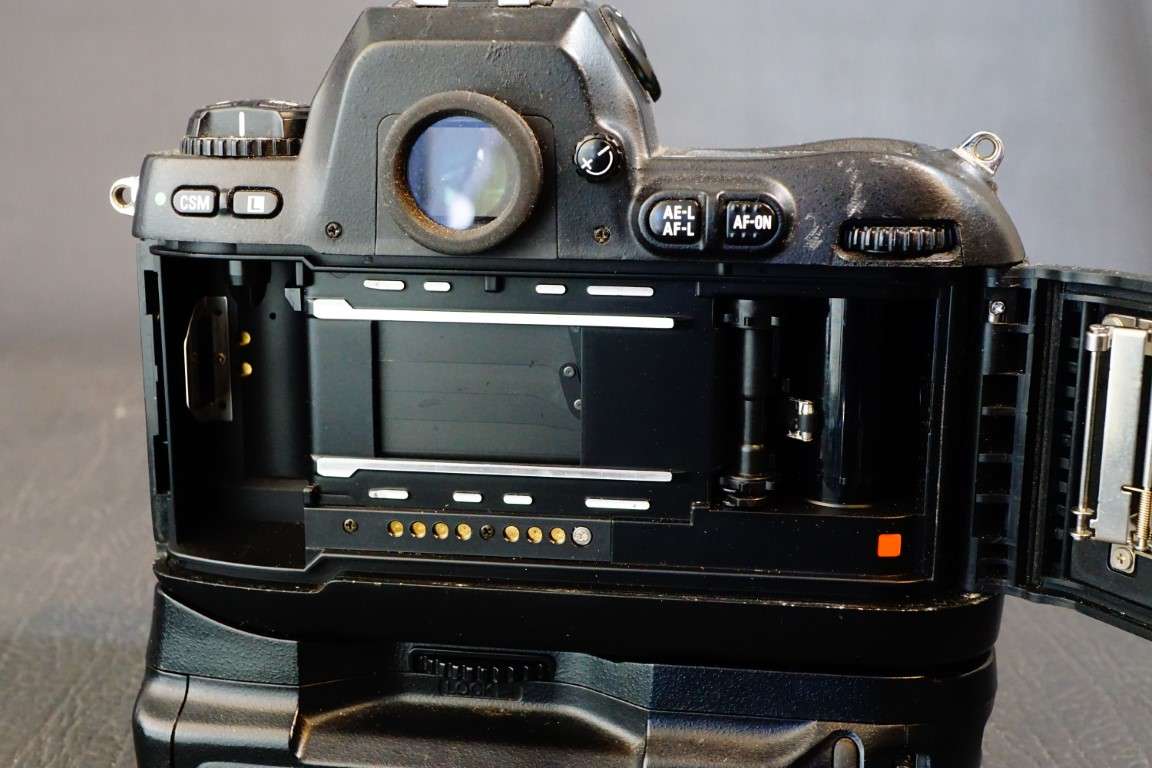 Nikon F100 Pro Level 35mm SLR Film Body  **Great Condition**