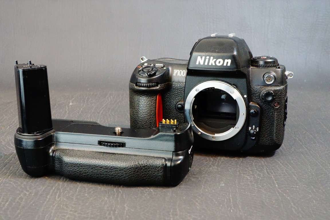 Nikon F100 Pro Level 35mm SLR Film Body  **Great Condition**