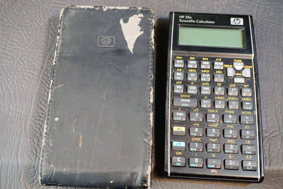 Vintage Hewlett Packard HP-35s Scientific Calculator **Great Condition**
