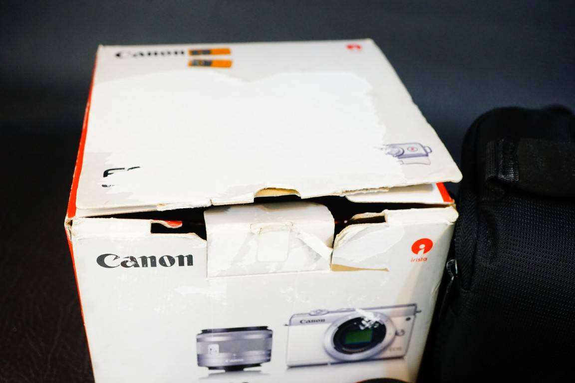 Canon EOS M100 24.2MP Mirrorless Camera Kit with Canon 15-45mm Lens **Great Condition**