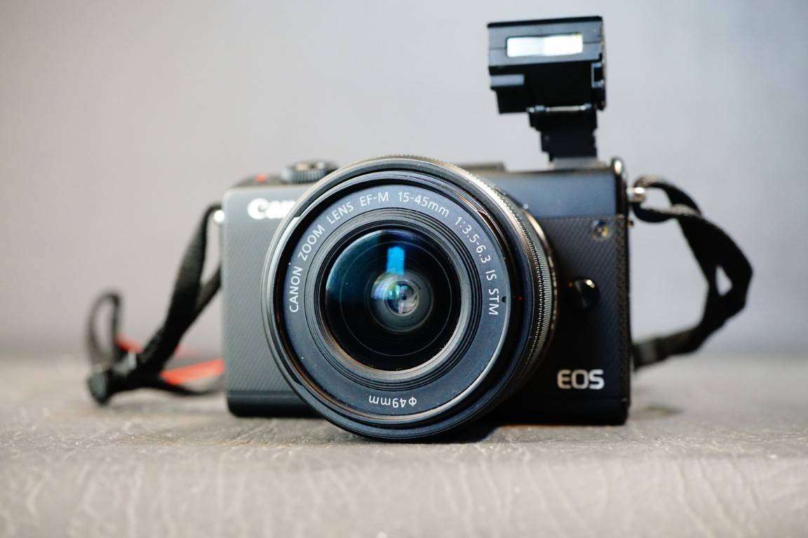 Canon EOS M100 24.2MP Mirrorless Camera Kit with Canon 15-45mm Lens **Great Condition**