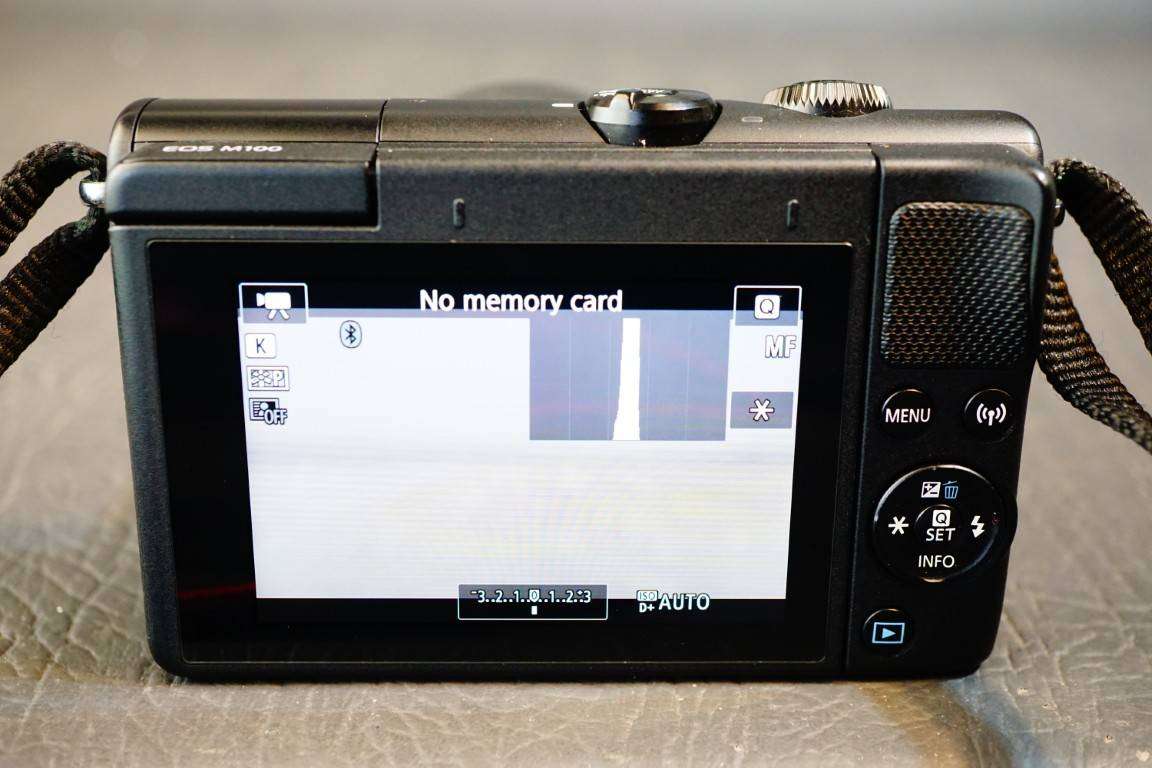 Canon EOS M100 24.2MP Mirrorless Camera Kit with Canon 15-45mm Lens **Great Condition**
