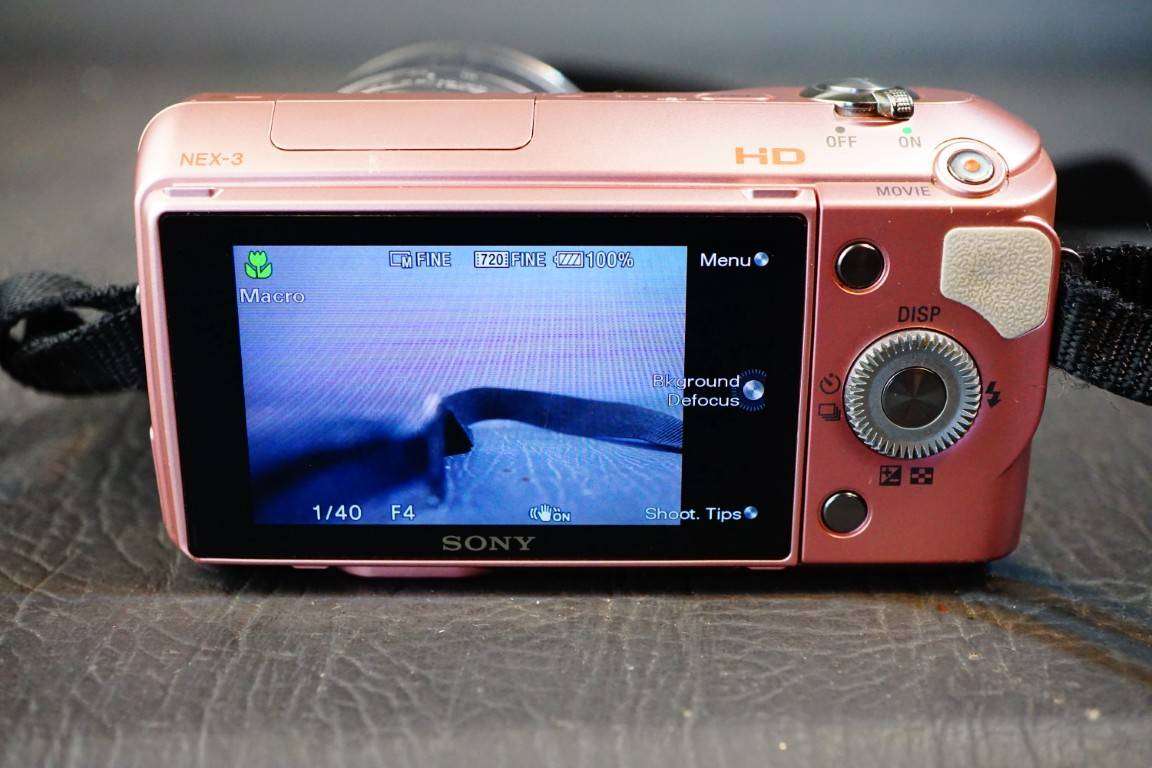 Sony Alpha NEX-3N 16.1MP Mirrorless Digital Camera with Sony 18-55mm Lens **Goodish Condition**
